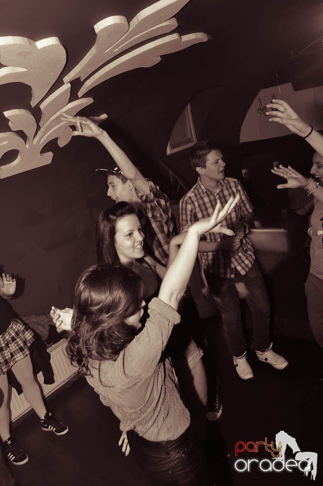 Saturday Night Show în Club Atti's, 