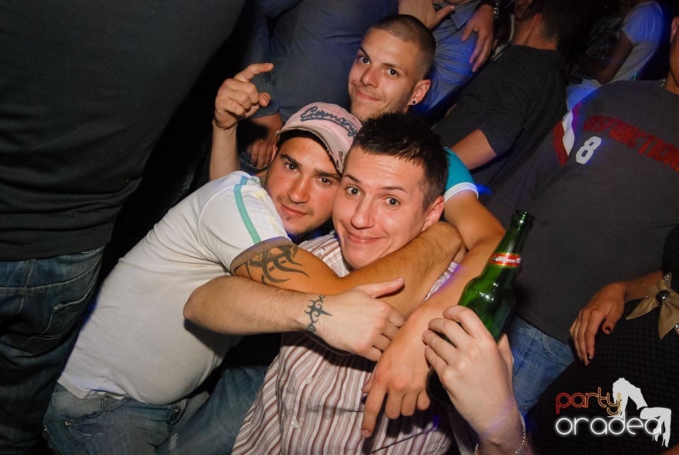 Saturday Party @ Club Escape,