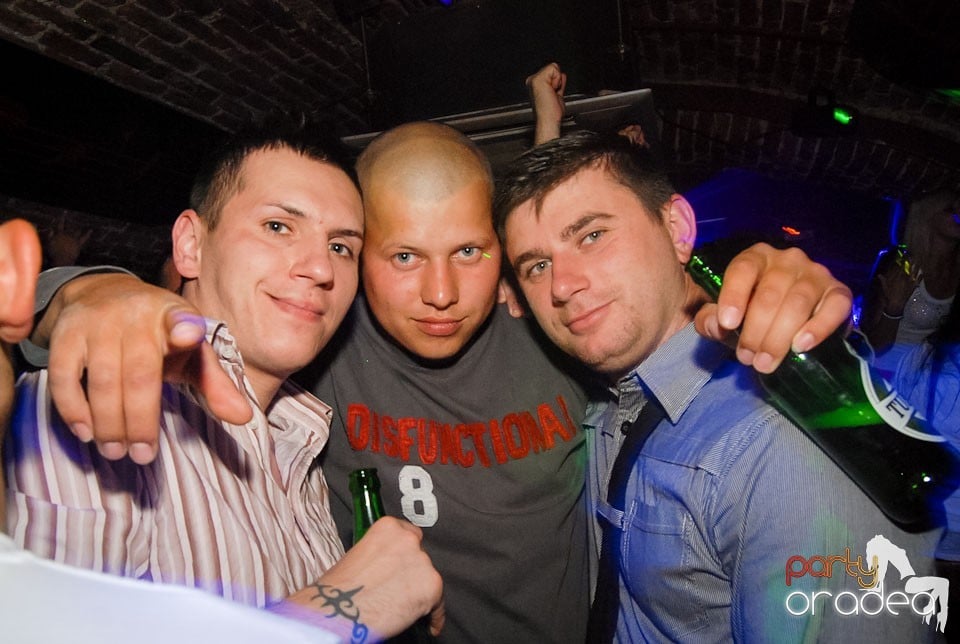 Saturday Party @ Club Escape,