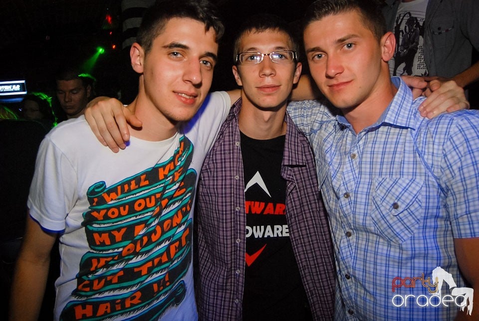 Saturday Party @ Club Escape,