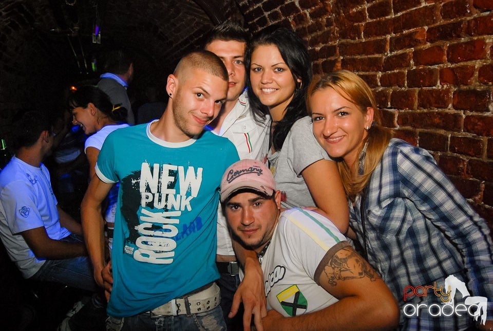Saturday Party @ Club Escape,