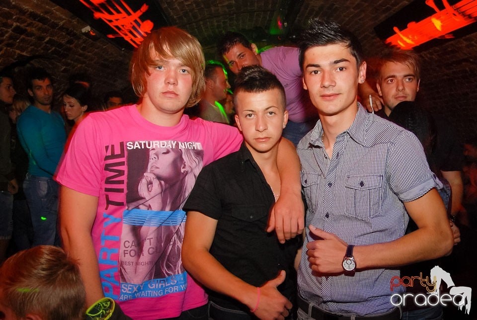 Saturday Party @ Club Escape,