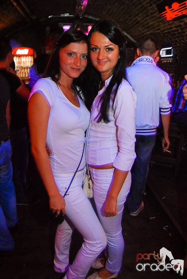 Saturday Party @ Club Escape,