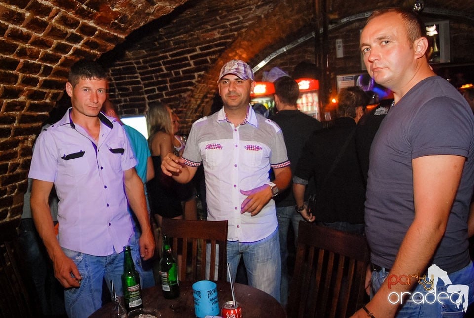 Saturday Party @ Club Escape,