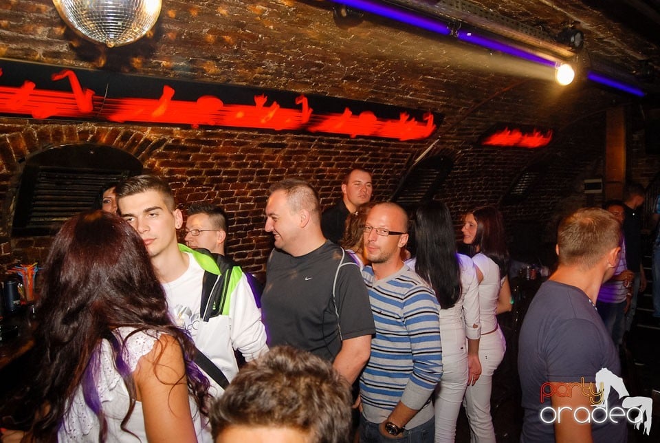 Saturday Party @ Club Escape,