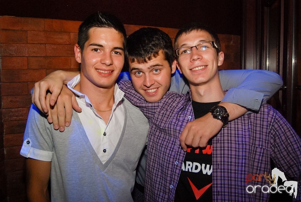 Saturday Party @ Club Escape,