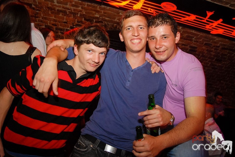 Saturday Party @ Club Escape,