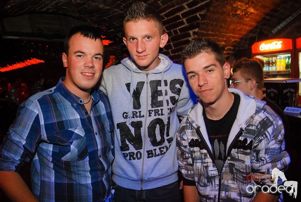 Saturday Party @ Club Escape,