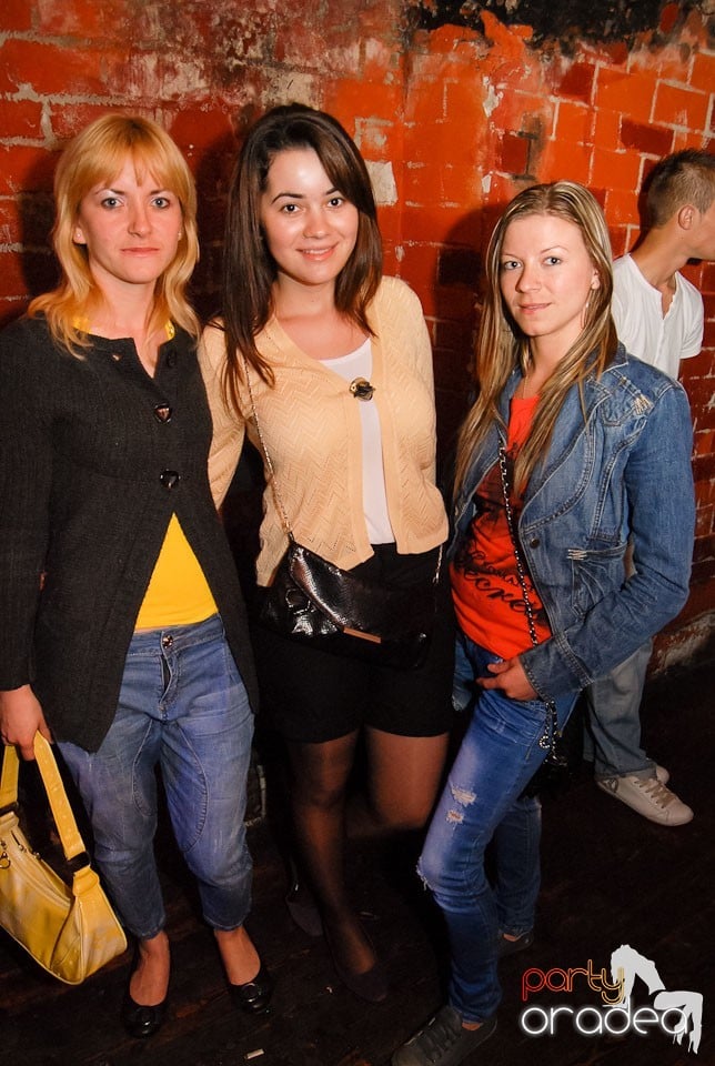 Saturday Party @ Club Escape,
