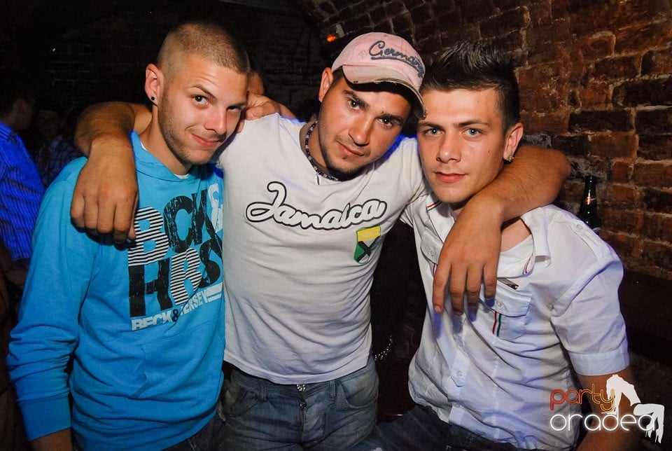 Saturday Party @ Club Escape,