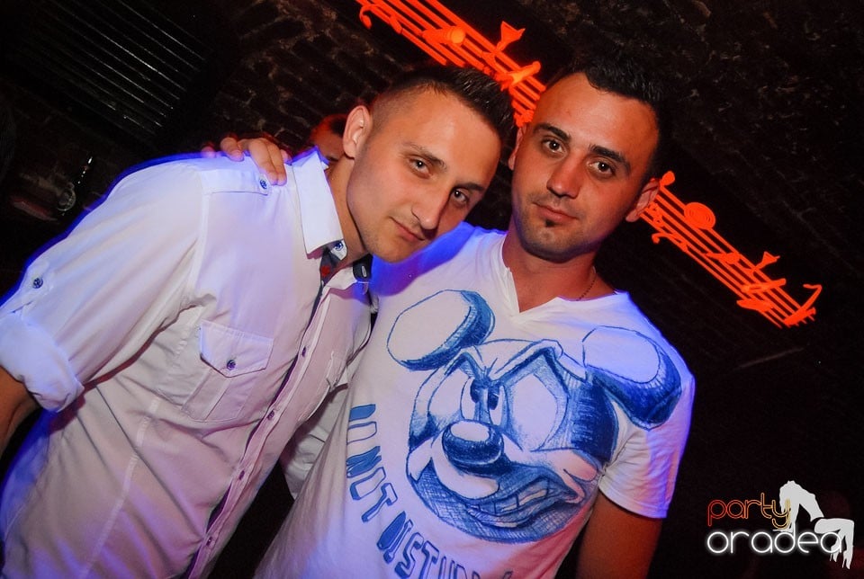 Saturday Party @ Club Escape,