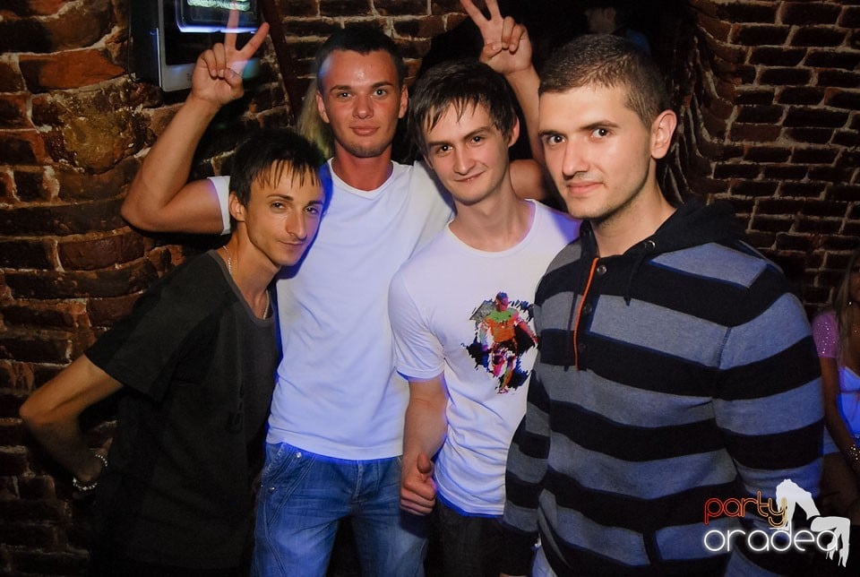 Saturday Party @ Club Escape,