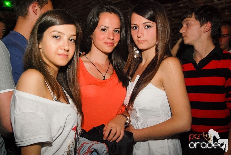 Saturday Party @ Club Escape,