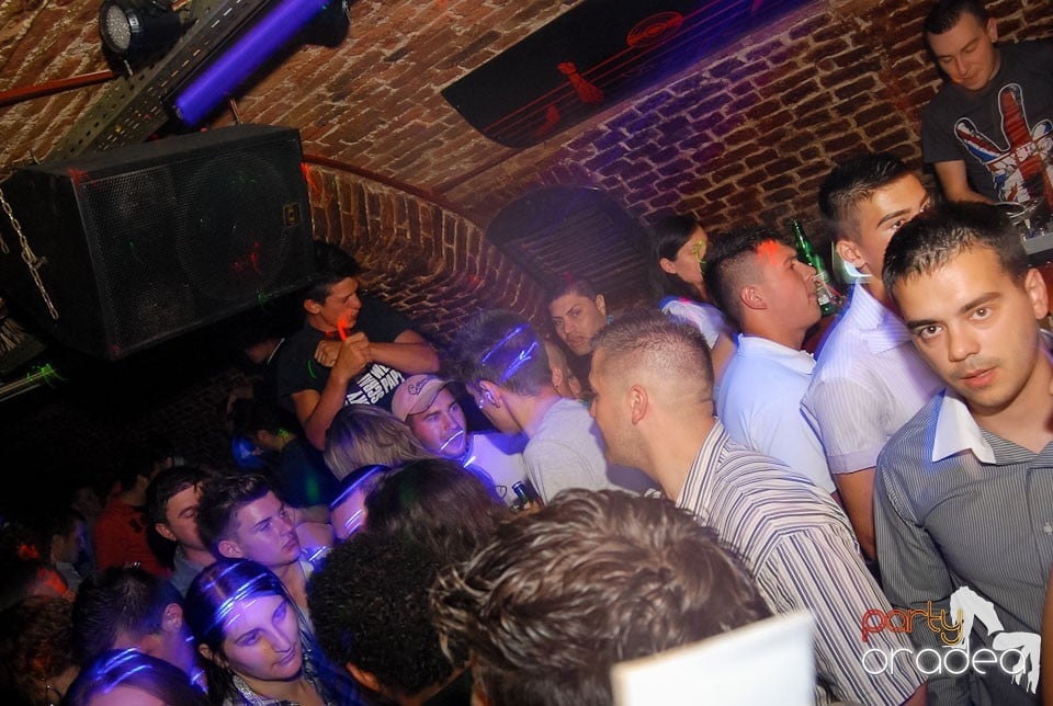 Saturday Party @ Club Escape,