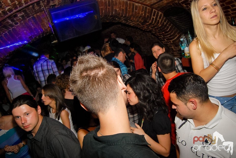 Saturday Party @ Club Escape,