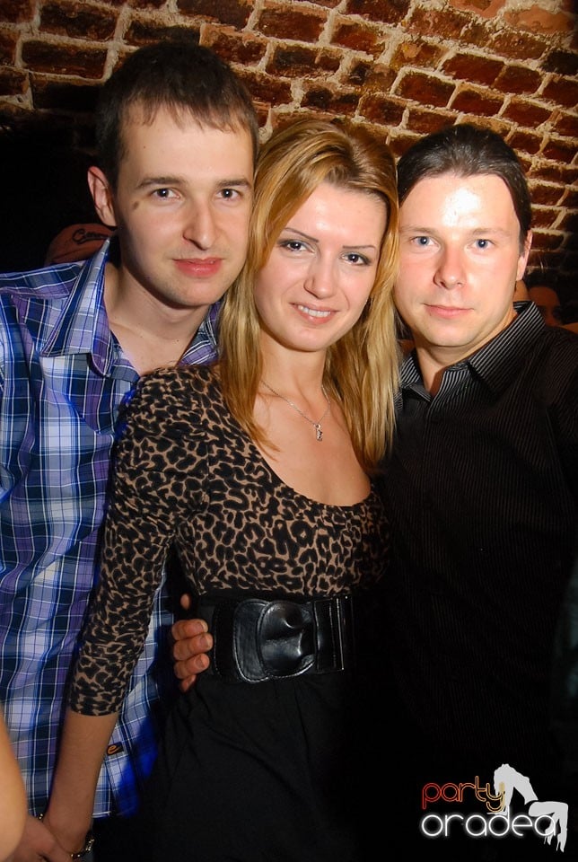 Saturday Party @ Club Escape,
