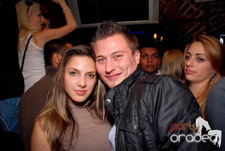 Saturday Party @ Escape,