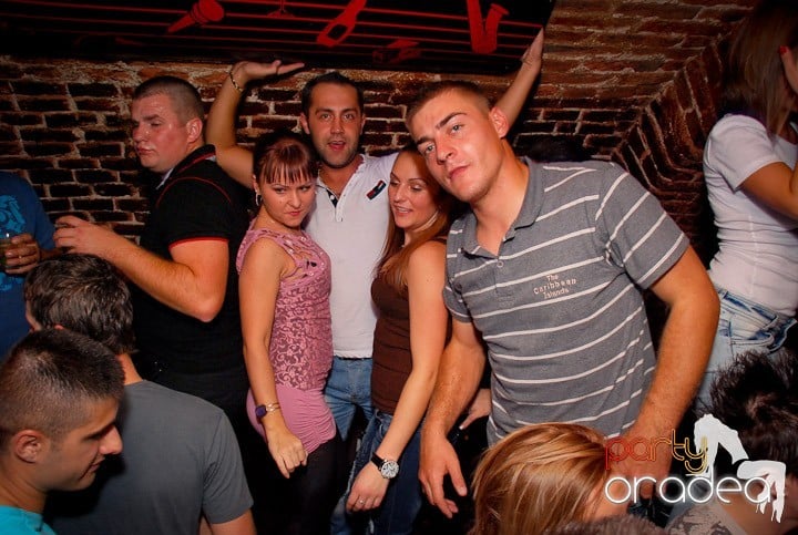 Saturday Party @ Escape,