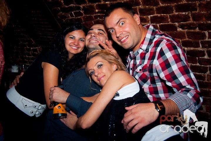 Saturday Party @ Escape,