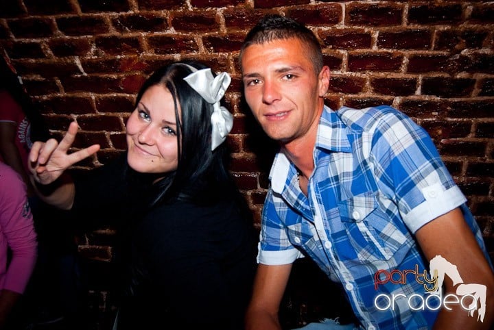 Saturday Party @ Escape,