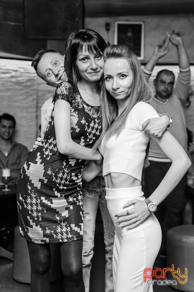 Saturday Party în Downtown, Downtown Paparazzi