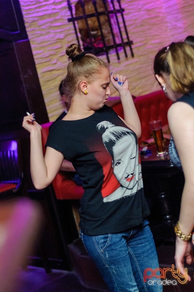 Saturday Party în Downtown, Downtown Paparazzi