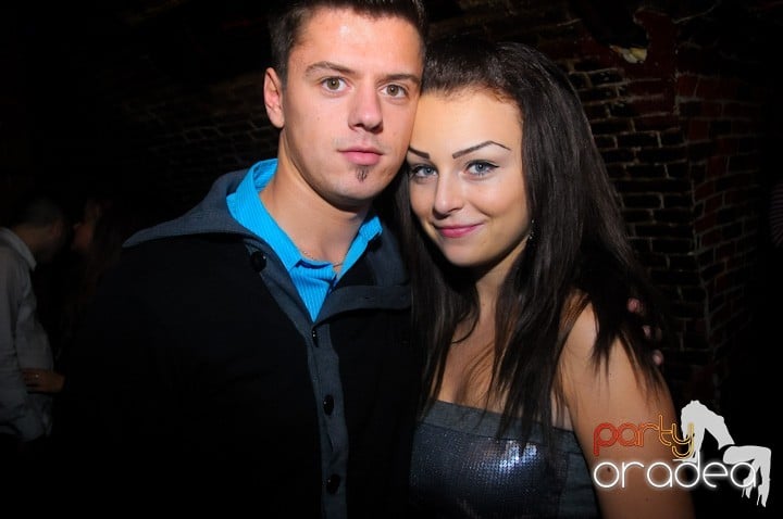 Saturday = Party în Escape, 