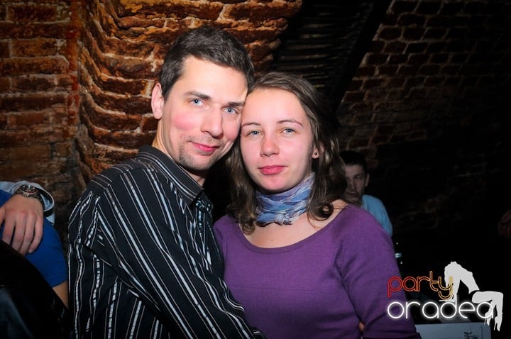 Saturday = Party în Escape, 