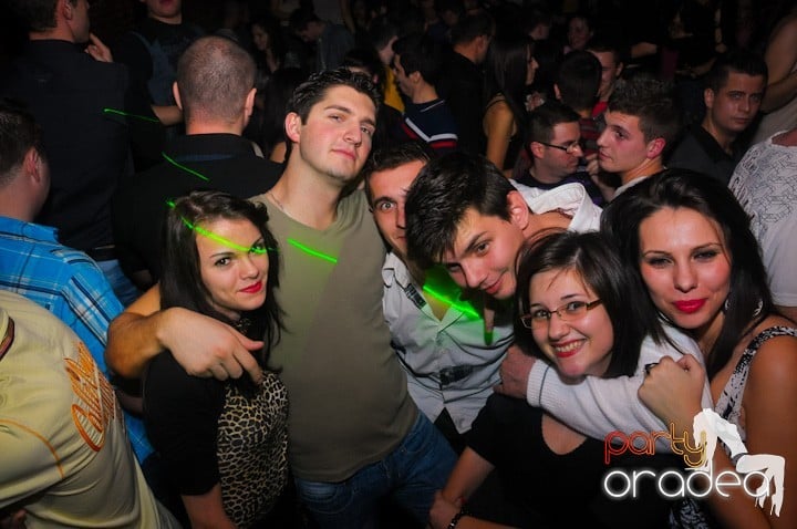 Saturday = Party în Escape, 