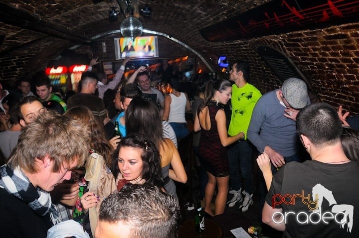 Saturday = Party în Escape, 