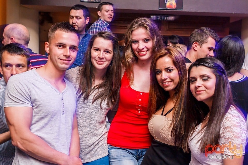 Saturday Party în Window Pub, 