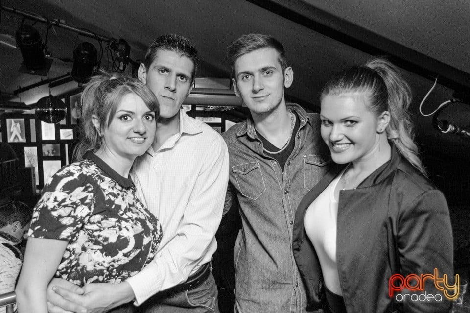 Saturday Party în Window, 