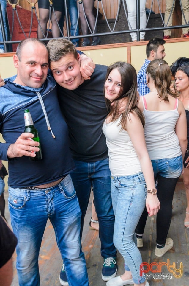 Saturday Party în Window, 