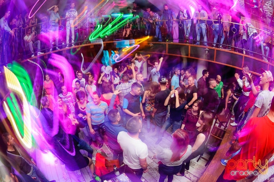 Saturday Party @ Window, 