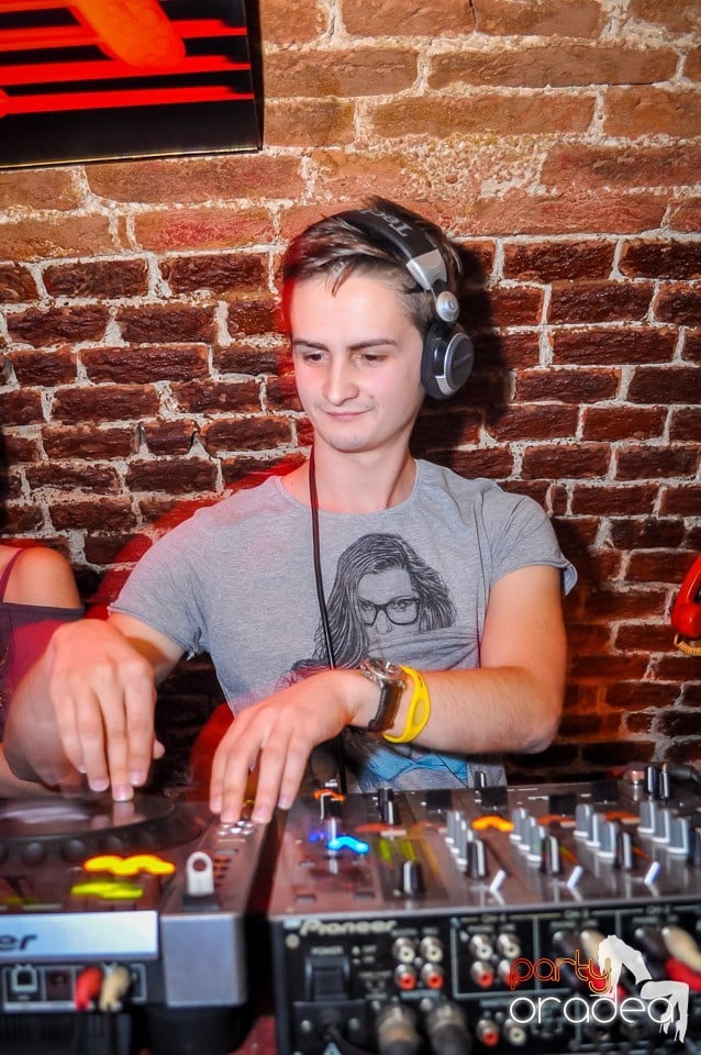 Say goodbye for the Summer, 