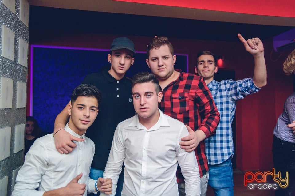 Seară cu muzică live, 