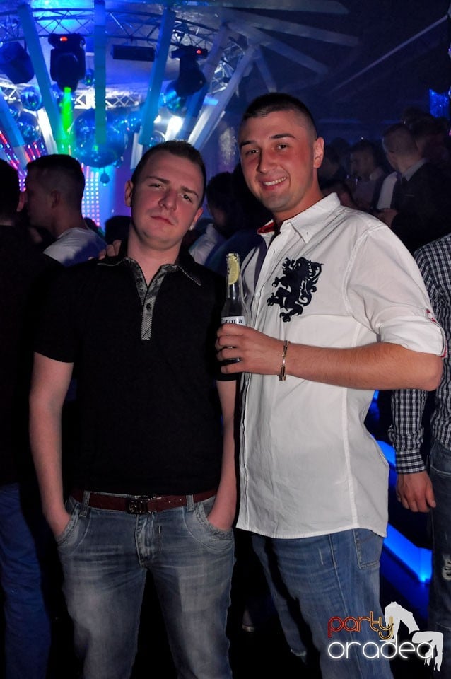 Seară de clubbing în The One,