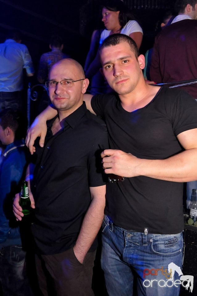 Seară de clubbing în The One,