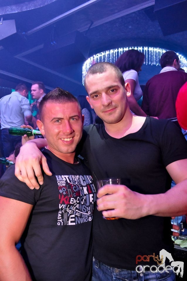 Seară de clubbing în The One,