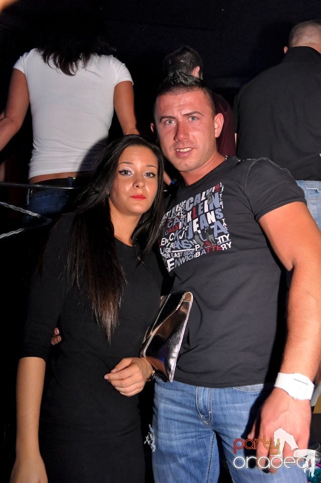 Seară de clubbing în The One,