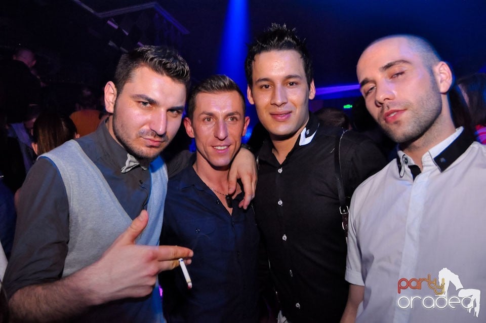 Seară de clubbing în The One,