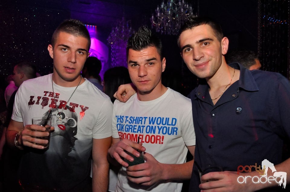 Seară de clubbing în The One,