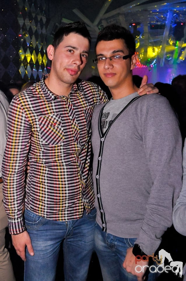 Seară de clubbing în The One,