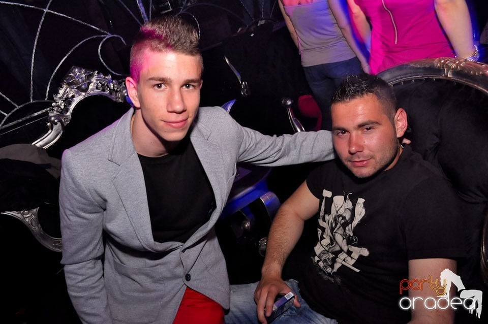 Seară de clubbing în The One,