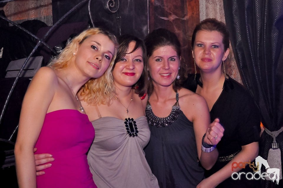 Seară de clubbing în The One,