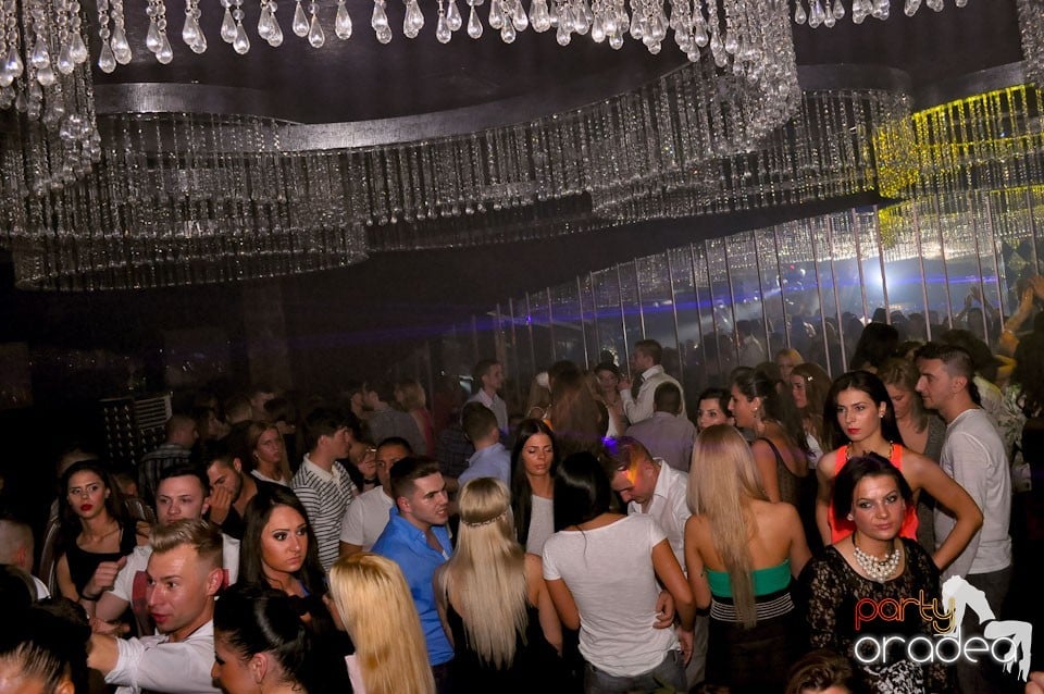 Seară de clubbing în The One,
