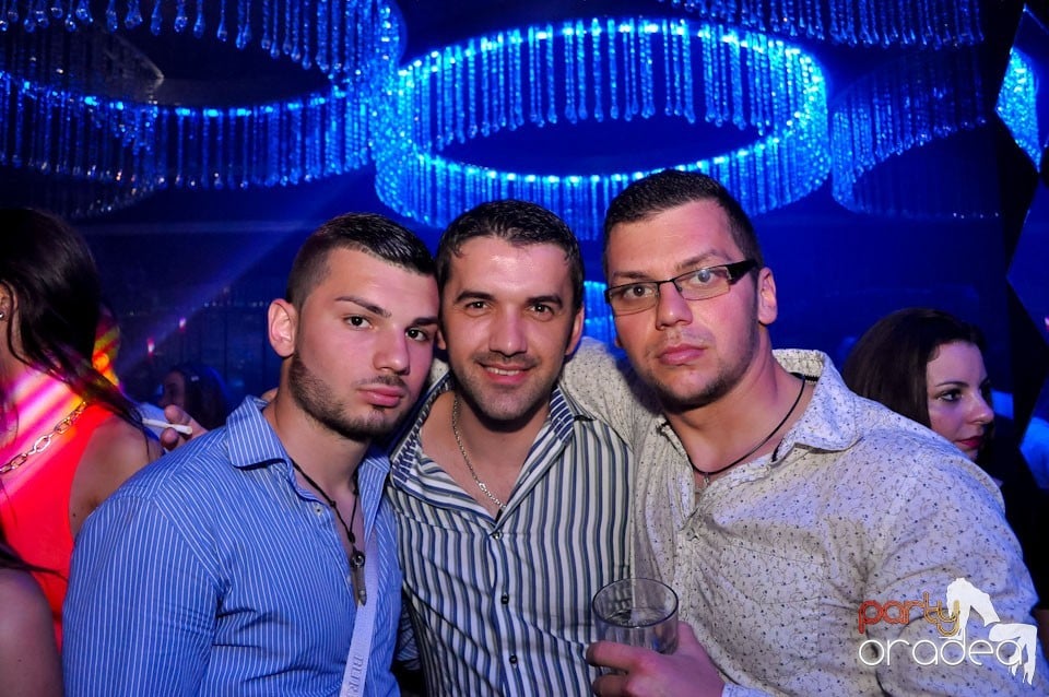 Seară de clubbing în The One,