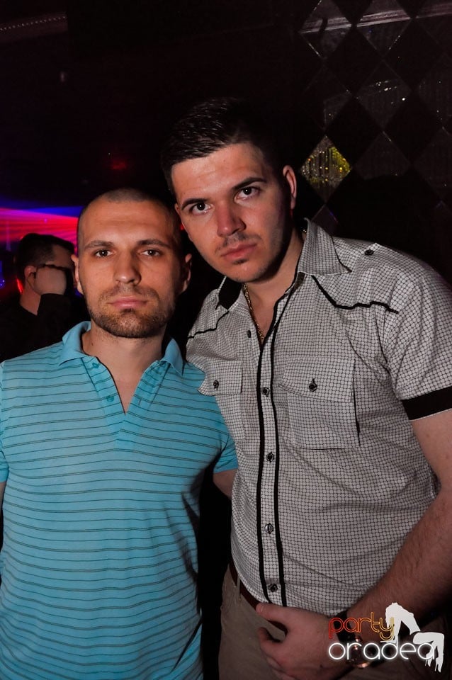 Seară de clubbing în The One,