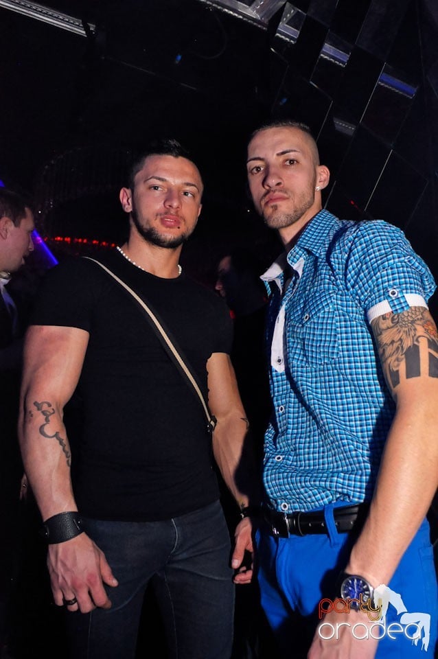 Seară de clubbing în The One,