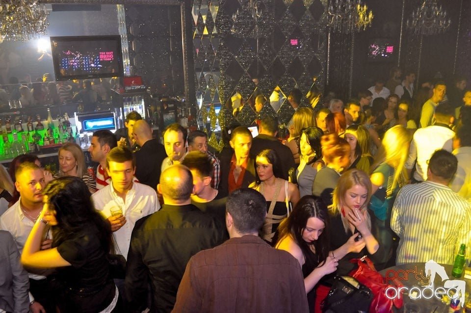 Seară de clubbing în The One,